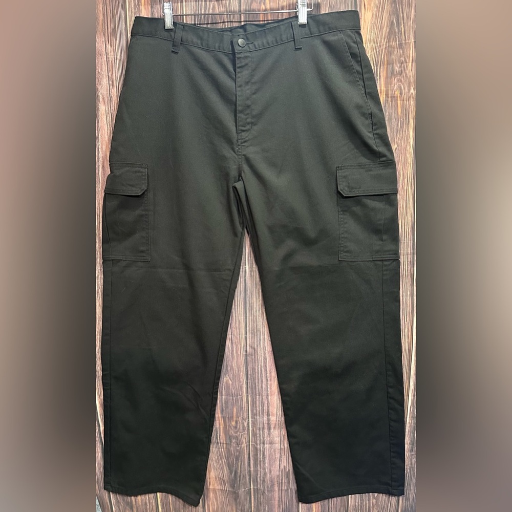 Dickies Cargo Pants - Men’s Size 38W x 32L - Color Black